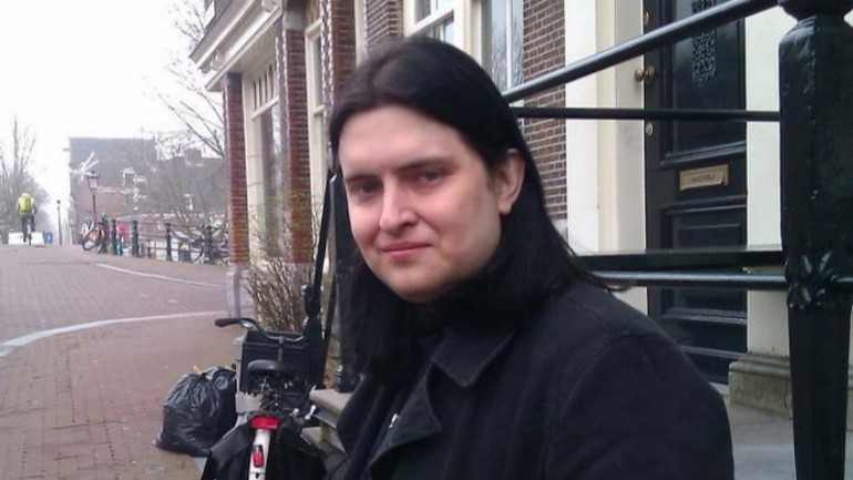 والدة ميكي ضحية اطلاق النار من الشرطة في أمستردام: ابني ليس مجرما ولا إرهابي