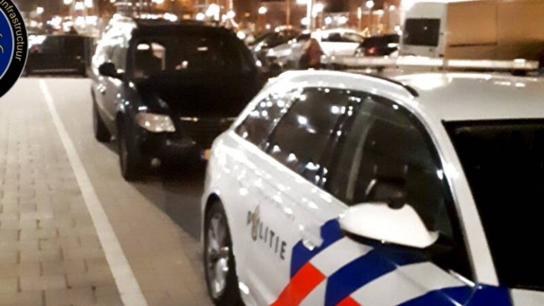 شرطة أمستردام تتمكن من ايقاف فتاة "13 عام" قادت سيارة والدها بدون إذنه على الطريق السريع
