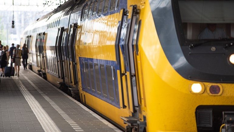 القبض على امرأة من روتردام بعد تهديدها لمفتشي القطار بسكين