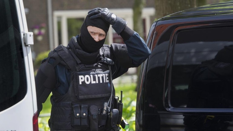 المدعي العام الهولندي يعلن عن اعتقال رجل من خرونينغن للاشتباه بالإعداد لهجوم إرهابي