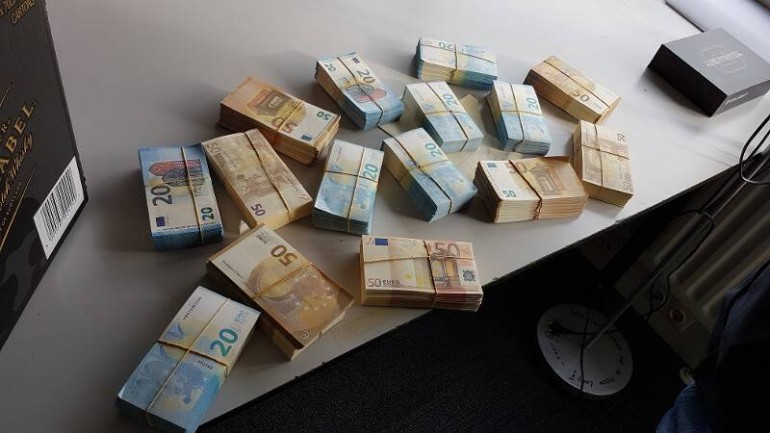 القبض على عصابة لتزييف الأوراق النقدية في مدينة Almere 
