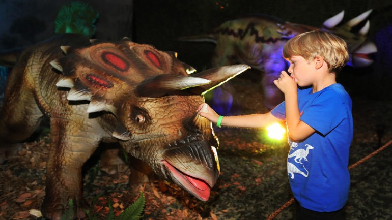 أكبر معرض أوروبي للديناصورات يعود من جديد إلى أوتريخت