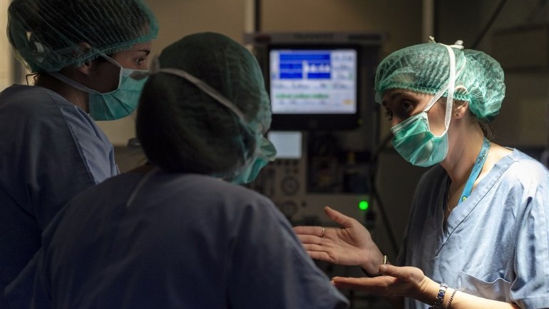 إزالة خصية مريض بالخطأ أثناء عمل جراحي بمشفى في مدينة Assen الهولندية