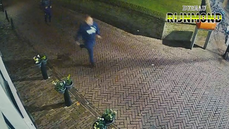 الشرطة تبحث عن رجلين اعتديا بالضرب على شخص بسبب خلاف مروري في Schiedam