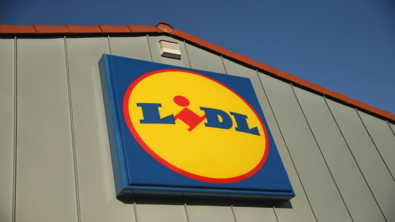 سلسلة سوبرماركت Lidl في هولندا تطلب من الزبائن عدم تناول منتج اللبن بالفانيلا واعادته