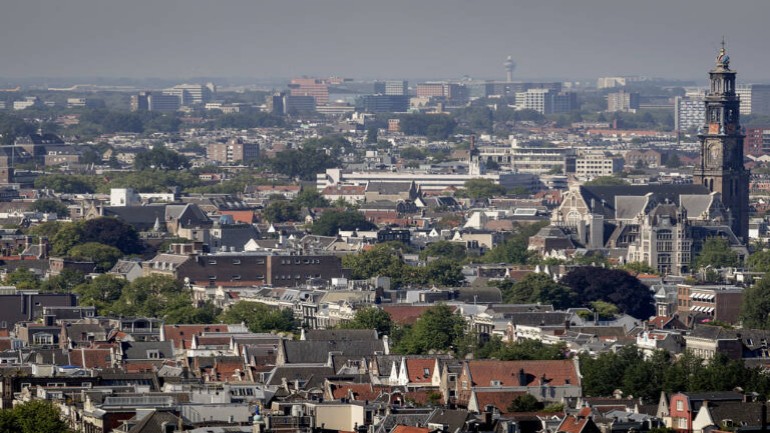 مدينة أمستردام تريد إعطاء أولوية للشباب في مساكن الإيجار الإجتماعي