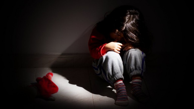 اكتشاف صور ومقاطع فيديو للإعتداءات الجنسية على مئات الأطفال الهولنديين على موقع الإنترنت المظلم