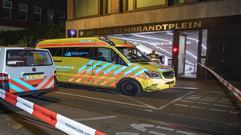 مقتل شخص في اطلاق نار داخل مرآب سيارات في وسط أمستردام