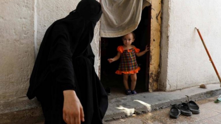 العراق يتعهد بعدم محاكمة النساء الهولنديات الداعشيات عند مرورهن في أراضيه تمهيدا لعودتهم إلى هولندا 
