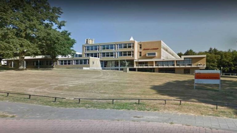 سرقة أوراق إمتحان اللغة الفرنسية من معلمة في مدرسة ثانوية في أرنهيم