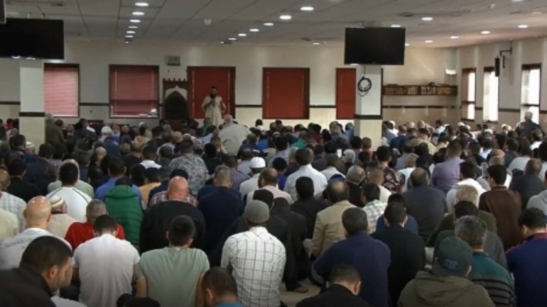 صلاة الجنازة على الرئيس المصري السابق محمد مرسي في مسجدي السنة في دانهاخ و الأزرق في أمستردام