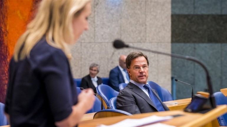 أحزاب في البرلمان الهولندي تتهم رئيس الوزراء روتا باستخدام لغة العضلات