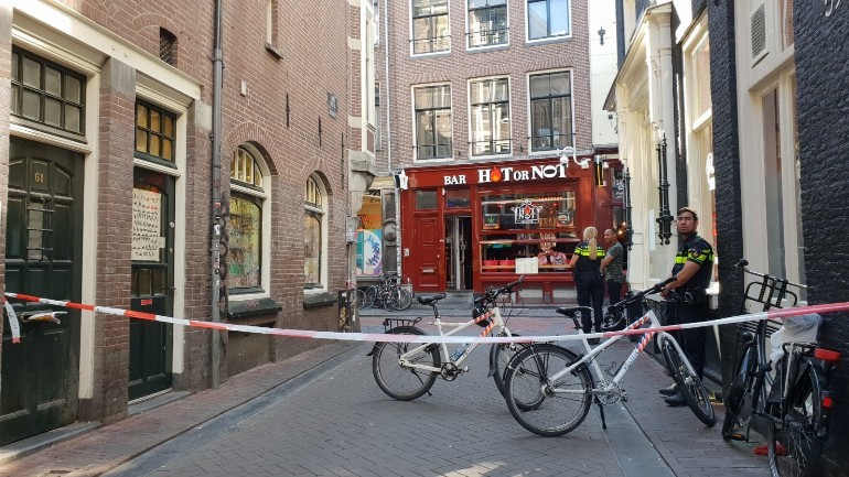 مقتل شاب طعنا بسكين في وسط مدينة أمستردام و الشرطة تلقي القبض على الجاني