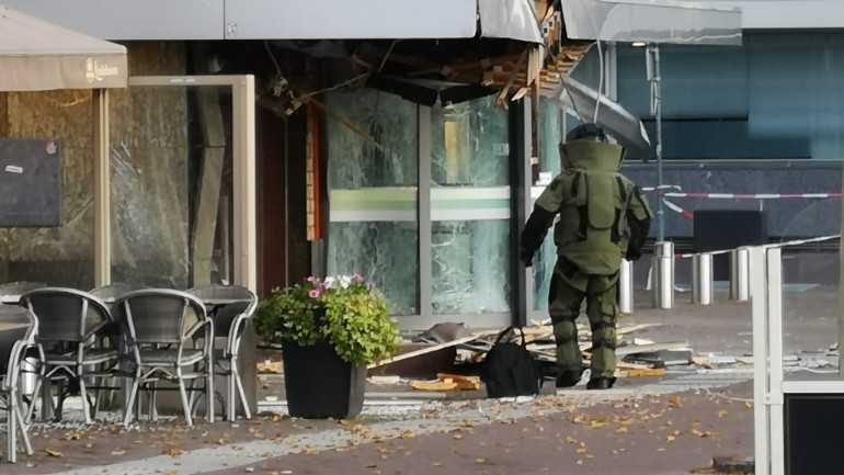 إخلاء ثمانون منزلا وفندق بسبب تفجير صراف ألي صباح اليوم في مركز تسوق فينلو