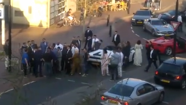 الشرطة الهولندية اضطرت للتدخل 15 مرة في مواكب الزفاف هذا العام