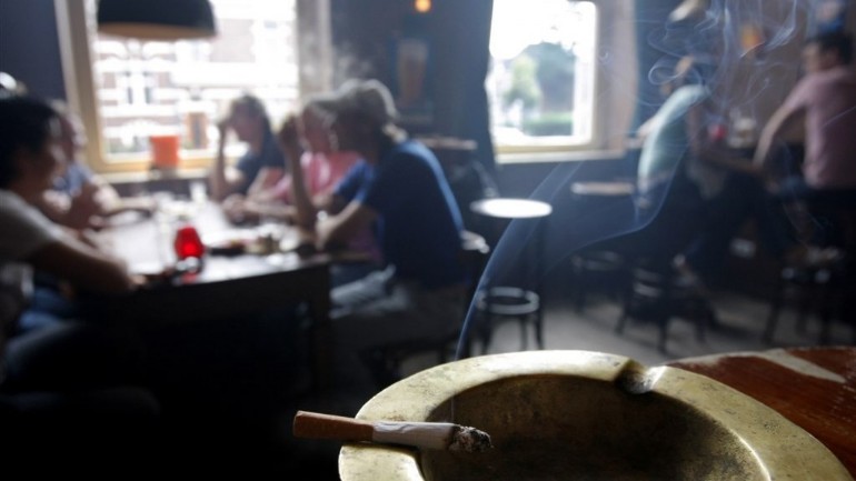 المحكمة العليا: ممنوع بشكل قاطع وجود مناطق مخصصة للتدخين داخل المطاعم والمقاهي في هولندا