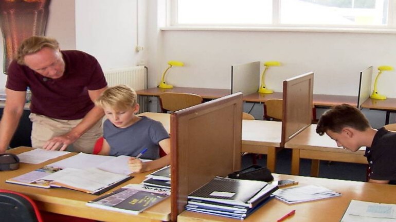 ثلث طلاب التعليم الثانوي وربع تلاميذ المجموعة 8 الإبتدائية يتلقون دروساً إضافية في هولندا