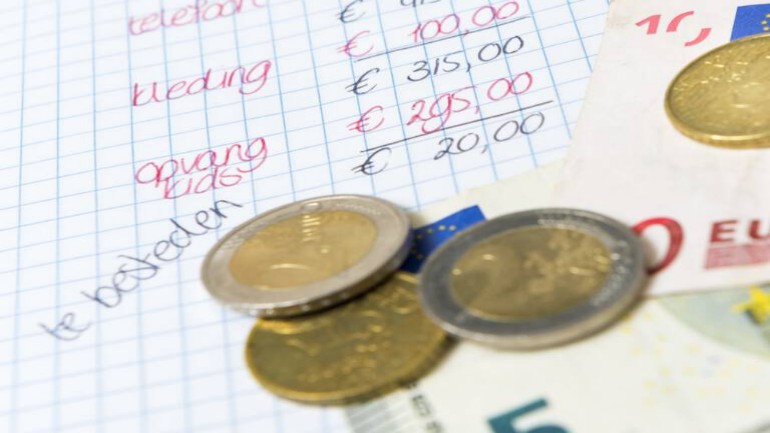 بدءاً من عام 2021 ستتمكن البلديات الهولندية من الإطلاع على بيانات المواطنين لدى شركات السكن والتأمين والطاقة 