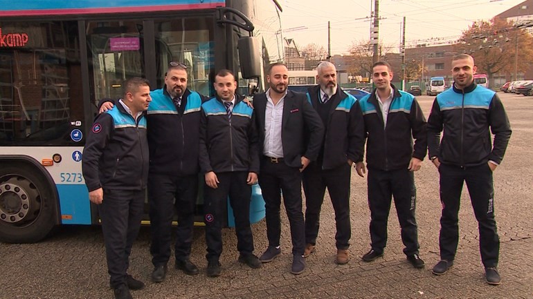 نجاح تسعة سوريين في دورات قيادة حافلات الركاب التي نظمتها شركة النقل كونيكسيون في أرنهيم