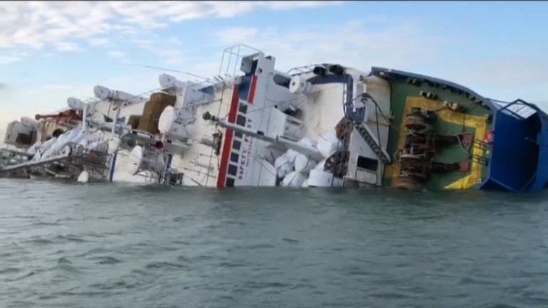 غرق سفينة شحن تحمل 14,000 رأس غنم قبالة سواحل رومانيا وإنقاذ أفراد الطاقم السوريين