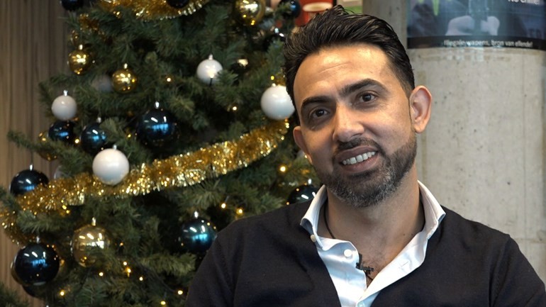 السوري محمد تطوع في الشرطة الهولندية: آمل أن أرتدي الزي الرسمي للشرطة بعد حصولي على الجنسية