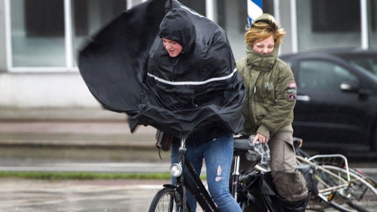 تحذيرات شديدة من العاصفة سيارا التي ستجتاح هولندا يوم الأحد
