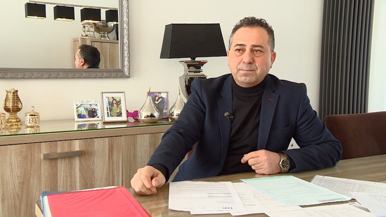 موسى من فالفايك يعاني منذ 25 عاماً من فواتير الديون بسبب تشابه اسمه مع شخص أخر من روتردام