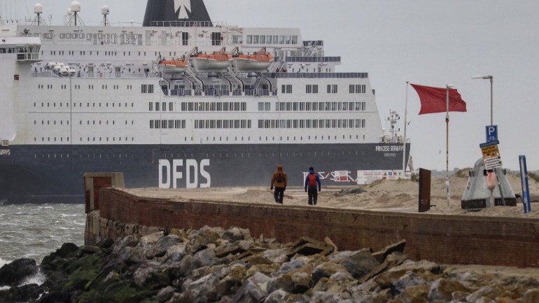 فرق الإنقاذ في شمال هولندا غاضبة من زوار الرصيف البحري: هذا خطير وسيتم فرض غرامة كبيرة