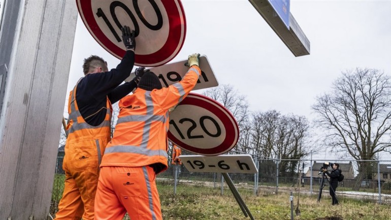 تتوقع النيابة العامة أن تمطر غرامات عند تغيير السرعة القصوى على الطرق السريعة الهولندية