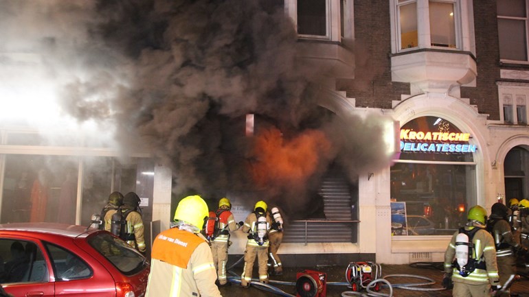 اندلاع حريق كبير ليلة البارحة في مطعم للوجبات السريعة في روتردام واصابة أربعة أشخاص بجروح