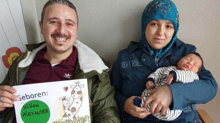 زوجان سوريا يسميان مولودهما على اسم ملك هولندا تعبيراً عن امتنانهما