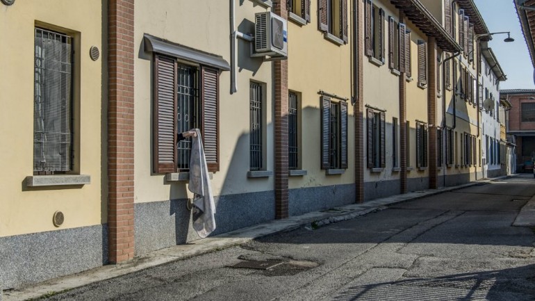 يبدو أن احدى القرى الإيطالية في طريقها للحصول على المناعة الجماعية من فيروس كورونا