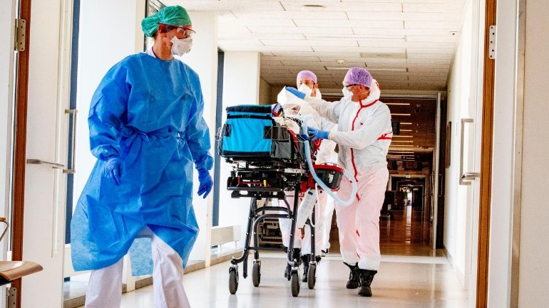 المعهد الصحي يعلن عن إصابة 887 شخص جديد و وفاة 123 مريض بفيروس كورونا: أصبح العدد 35,729 مصاباً في هولندا