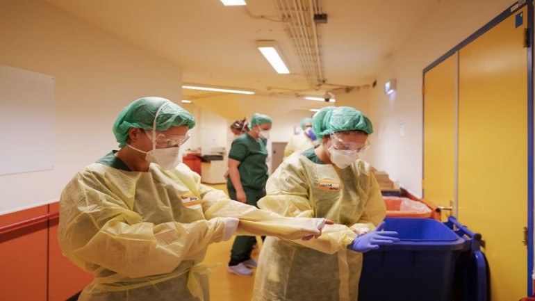 توفي تسعة من موظفي الرعاية الصحية في هولندا بسبب فيروس كورونا