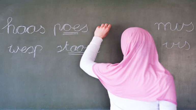 الغضب من موافقة وزير التعليم المفاجِئة على افتتاح مدرسة ثانوية إسلامية في دانهاخ