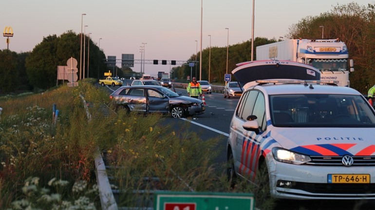 رجلين يلقيا 13,000 يورو أثناء هربهما من مطاردة الشرطة على الطريق السريع A1