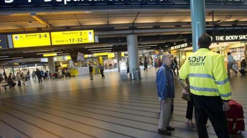 هولندا تمدد حظر السفر حتى 15 يونيو