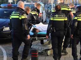 إصابة صبي (17 عام ) بعد حادث طعنات في روتردام 