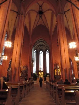 تفشي كورونا في الكنيسة الألمانية: 40 إصابة في نوبة واحدة