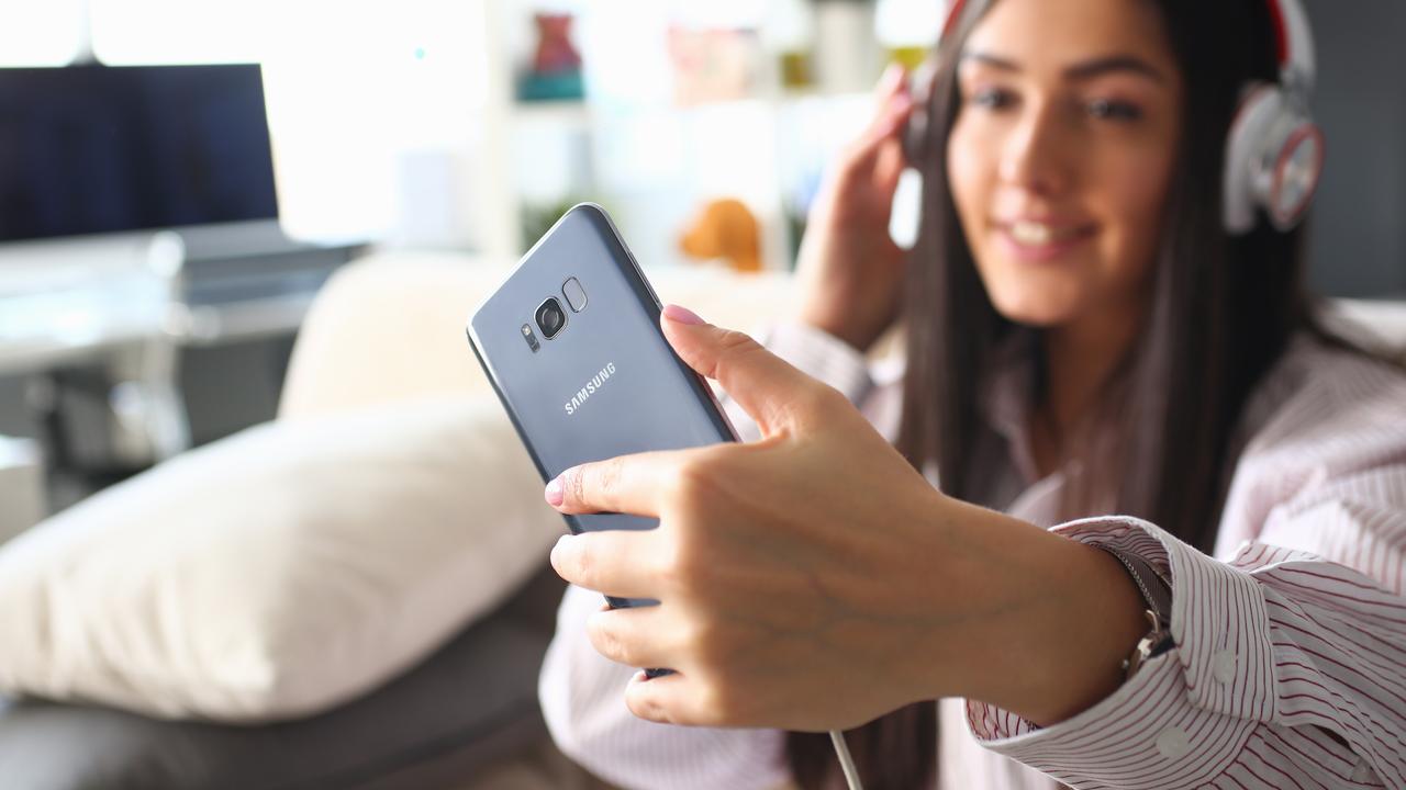 قد تعمل Samsung على هاتف ذكي مزود بعدسات كاميرا متحركة