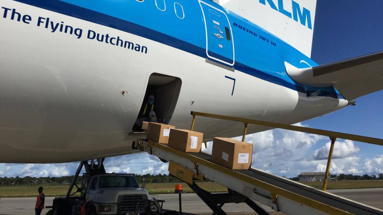 وصلت طائرة تحمل إمدادات اغاثة من هولندا الى سورينام