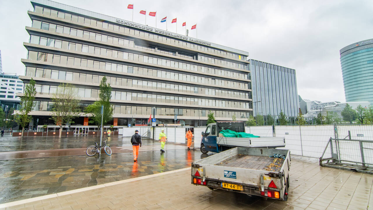 أسوار حول Jaarbeursplein Utrecht ، "إجراء وقائي" لمنع احتجاجات الكورونا المحظورة