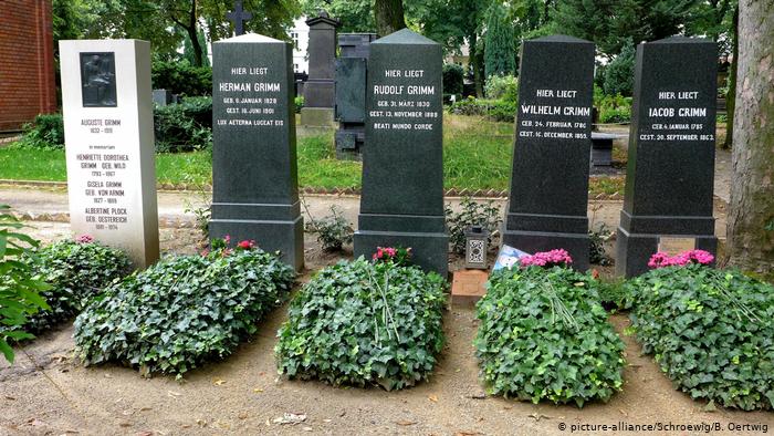 يوم الذكرى الوطنية لضحايا فايروس كورونا "لحظة تفكير"
