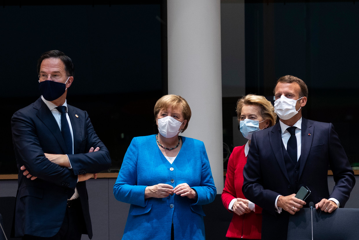 انسحاب Merkel و Macron بعد "نقاشات متشاحنة" مع رئيس الوزراء Rutte