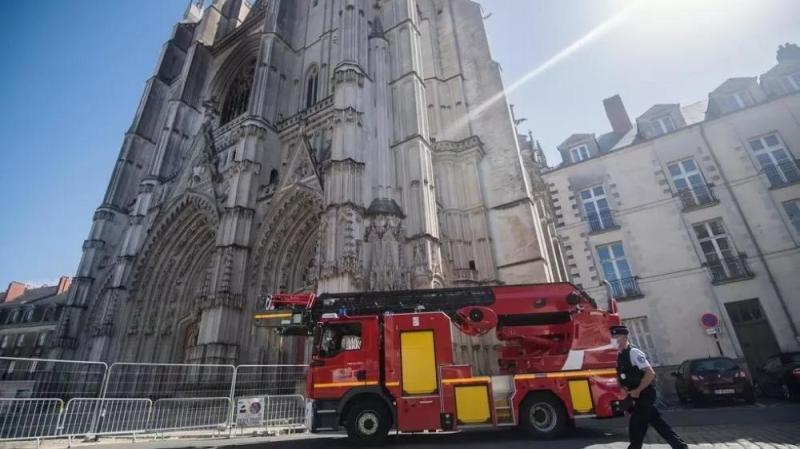المتطوع في كاتدرائية Nantes يعترف بالحريق العمد