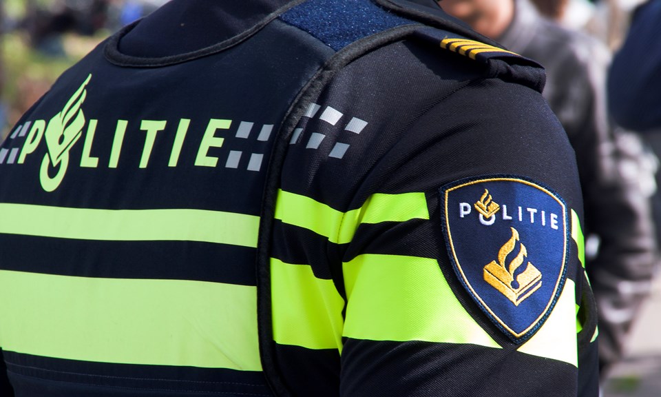 اعتراض الشرطة لأحد حفلات الشباب في Middelburg