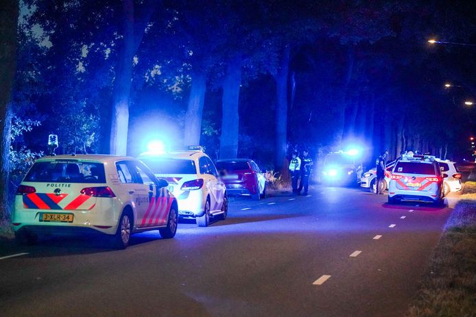 الشرطة تبحث عن الرجل الذي هدد الناس بالفأس في Eindhoven