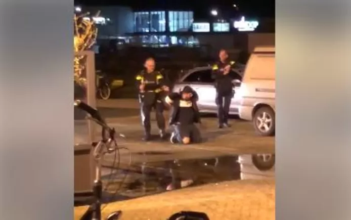 العقوبة بخدمة المجتمع للتهديد بسلاح مزيف في ديسكو في Raalte