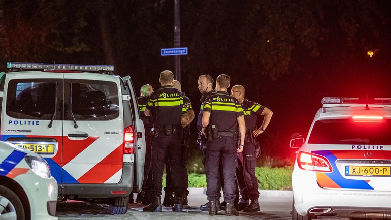 الاعتداء على شرطي بالضرب أثناء شجار جماعي في Vlaardingen-Holy