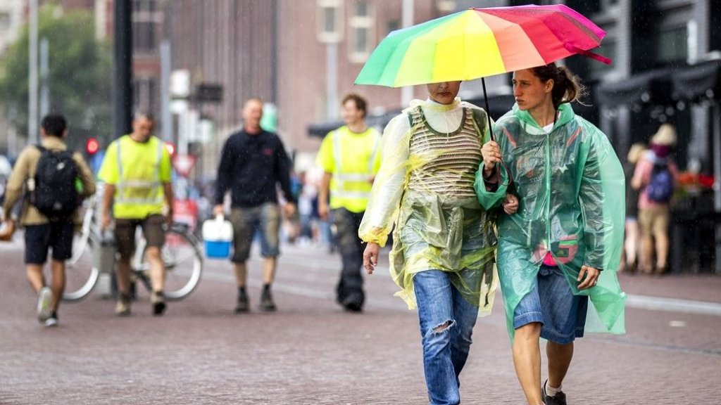 بداية خريف رطبة في هولندا: "هناك كمية هائلة من الأمطار قادمة إلينا"